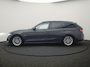 BMW 3-Serie Touring 320e Facelift PHEV Dealer O.H. | Dravitgrau metallic | Head Up | Camera | Widescreen Navi | Stoelverwarming | Apple Carplay | Blis | Adaptive LED | Park Assist | DAB | Plug In Hybrid |
