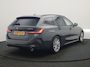 BMW 3-Serie Touring 320e Facelift PHEV Dealer O.H. | Dravitgrau metallic | Head Up | Camera | Widescreen Navi | Stoelverwarming | Apple Carplay | Blis | Adaptive LED | Park Assist | DAB | Plug In Hybrid |
