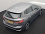 BMW 2-Serie Active Tourer 225e xDrive Luxury Line PHEV 245pk Dealer O.H. | Trekhaak Af Fabriek | Adaptive Cruise | 360 Camera | Head Up | Lederen Sportstoelen Verwarmd | Sfeerverichting | Keyless | Blis | Apple Carplay | Widescreen Navi | DAB | Plug In Hybrid |