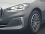 BMW 2-Serie Active Tourer 225e xDrive Luxury Line PHEV 245pk Dealer O.H. | Trekhaak Af Fabriek | Adaptive Cruise | 360 Camera | Head Up | Lederen Sportstoelen Verwarmd | Sfeerverichting | Keyless | Blis | Apple Carplay | Widescreen Navi | DAB | Plug In Hybrid |