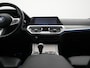 BMW 3-Serie Touring 320e xDrive M Sport PHEV Dealer O.H. | Camera | Alcantara Sportstoelen & Stuur Verwarmd | Sfeerverlichting | Keyless | Blis | Apple Carplay | Navigatie | DAB | 18"L.M | Plug In Hybrid |