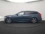 Volvo V90 T8 AWD R-Design PHEV 394pk Dealer O.H. | Trekhaak Af Fabriek | Four C Luchtvering | Panodak | Adaptive Cruise | Head Up | 360 Camera | Bowers & Wilkins | Lederen Sportstoelen Massage & Ventilatie & Memory | Stoelen & Stuur Verwarm Apple Carplay | Navigatie | DAB | 20"L.M | Plug In Hybrid |