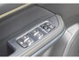 Lynk & Co 01 276PK Automaat More / Adaptive cruise control / Leren bekleding / Elektrisch verstelbare stoelen / Schuif- kanteldak / Stoel- en stuurverwarming / Parkeersensoren V+A / 360 Graden Camera / Elektrische achterklep / 20" lichtmetalen velgen