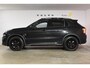 Lynk & Co 01 276PK Automaat More / Adaptive cruise control / Leren bekleding / Elektrisch verstelbare stoelen / Schuif- kanteldak / Stoel- en stuurverwarming / Parkeersensoren V+A / 360 Graden Camera / Elektrische achterklep / 20" lichtmetalen velgen
