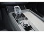 Volvo XC90 T8 Recharge AWD Ultra Black Ed. Exec. - Luchtvering - Panorama/schuifdak - IntelliSafe Assist & Surround - 360º Camera - Bowers & Wilkins audio - Adaptieve LED koplampen - Verwarmde voorstoelen, stuur & achterbank - Parkeersensoren voor & achter - Elektr. bedienb. voorstoelen met geheugen - Geventileerde voorstoelen - Head up display - Draadloze tel. lader - Extra getint glas - 22' LMV