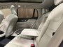 Volvo V60 T6 AWD Recharge Ultimate Bright Long Range | Schuifdak | Stoelventilatie | Head-Up Display | Harman Kardon | Stoelmassage | Adaptieve Cruise Control | Stoelverwarming voor+achter | Stuurwielverwarming | Full LED Meesturende koplampen | Pilot Assist | BLIS Dode Hoek Detectie | Elektrische voorstoelen geheugen | Nappa Lederen bekleding | Zitting verlenging voorstoelen | Lederen Dashboard | 18 Inch | Google Infotainment | Keyless Drive | Parkeersensoren voor+achter | Privacy Glass | Elektrisch bedienbare achterklep | DAB Radio | Apple Carplay/Android Auto | Volvo On Call met mobiele App functie | Onyx Black Metallic |