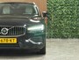 Volvo V60 T6 AWD Recharge Ultimate Bright Long Range | Schuifdak | Stoelventilatie | Head-Up Display | Harman Kardon | Stoelmassage | Adaptieve Cruise Control | Stoelverwarming voor+achter | Stuurwielverwarming | Full LED Meesturende koplampen | Pilot Assist | BLIS Dode Hoek Detectie | Elektrische voorstoelen geheugen | Nappa Lederen bekleding | Zitting verlenging voorstoelen | Lederen Dashboard | 18 Inch | Google Infotainment | Keyless Drive | Parkeersensoren voor+achter | Privacy Glass | Elektrisch bedienbare achterklep | DAB Radio | Apple Carplay/Android Auto | Volvo On Call met mobiele App functie | Onyx Black Metallic |