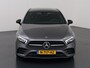Mercedes-Benz A-klasse 180 Business Solution AMG | Night | Parkassistent | Sportstoelen | Stoelverwarming | Apple carplay |