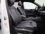 Volkswagen Tiguan 1.5 eHybrid R-Line 272 PK | Panoramadak | Blackline | Navigatie | Leder | Memory | Head Up | Harman Kardon | stuur en stoelverwarming | 360 Camera | Achterklep Elektrisch | Side Assist | High-End Geluidsysteem Harman Kardon