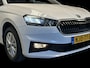 Skoda Fabia 1.0 TSI AMBITION CRUISE CONTROL AIRCO APPLE CARPLAY/ANDROID BLUETOOTH TELEFOON RIJSTROOKSENSOREN 15" LICHTMETALEN VELGEN PDC ZEER MOOI !!