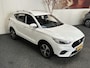 MG MG ZS 106 PK 1.5 APPLE CARPLAY/ANDROID NAVIGATIE BLUETOOTH LED VERLICHTING 17" LM VELGEN PARKEERSENSOREN ACHTER ZEER NETTE STAAT !!