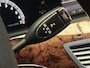 Mercedes-Benz S-klasse 500 LANG LORINSER V8 388 PK YOUNGTIMER ! LUCHTVERING NAVIGATIE BLUETOOTH HARMAN KARDON STOELVERWARMING PANORAMA SCHUIFKANTELDAK ELEKTRISCHE STOEL VOOR EN ACHTER ACHTERUITRIJCAMERA ZEER MOOI !!!