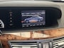 Mercedes-Benz S-klasse 500 LANG LORINSER V8 388 PK YOUNGTIMER ! LUCHTVERING NAVIGATIE BLUETOOTH HARMAN KARDON STOELVERWARMING PANORAMA SCHUIFKANTELDAK ELEKTRISCHE STOEL VOOR EN ACHTER ACHTERUITRIJCAMERA ZEER MOOI !!!