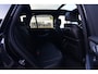 BMW X5 xDrive50e M Sport | 495PK | PANO | BMW X5 xDrive50e M Sport 495 PK Plug-in Hybrid met 3.0 zescilinder benzinemotor en 8-traps automatische transmissie, voorzien van een elektrisch panoramadak, luxe lederen bekleding, Head-Up D