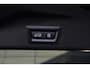 BMW X5 xDrive50e M Sport | 495PK | PANO | BMW X5 xDrive50e M Sport 495 PK Plug-in Hybrid met 3.0 zescilinder benzinemotor en 8-traps automatische transmissie, voorzien van een elektrisch panoramadak, luxe lederen bekleding, Head-Up D