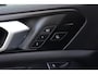 BMW X5 xDrive50e M Sport | 495PK | PANO | BMW X5 xDrive50e M Sport 495 PK Plug-in Hybrid met 3.0 zescilinder benzinemotor en 8-traps automatische transmissie, voorzien van een elektrisch panoramadak, luxe lederen bekleding, Head-Up D