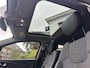 Renault Captur 1.3 TCe 150 EDC Intens | Easy Life Pack | Voorstoelen verwarmd | Pack Premium | Armsteun | Panoramadak | Trekhaak | Premium kleur Rouge Flamme | Camera achter | Parkeersensoren voor + achter | Lage kilometerstand |