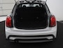 MINI Cooper 5-Deurs 1.5 Business Edition | Leder | Cruise control | Head-up | Camera | Park assist | Carplay | Climate control | 17" velgen