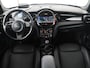MINI Cooper 5-Deurs 1.5 Business Edition | Leder | Cruise control | Head-up | Camera | Park assist | Carplay | Climate control | 17" velgen