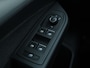 Volkswagen Golf 1.0 eTSI Life Business 110pk DSG | Trekhaak | Cruise control | Camera | LED | Keyless | Navigatie | Lichtmetalen velgen | Climate control | Stoel- en Stuurverwarming |