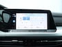 Volkswagen Golf 1.0 eTSI Life Business 110pk DSG | Trekhaak | Cruise control | Camera | LED | Keyless | Navigatie | Lichtmetalen velgen | Climate control | Stoel- en Stuurverwarming |