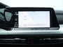 Volkswagen Golf 1.0 eTSI Life Business 110pk DSG | Trekhaak | Cruise control | Camera | LED | Keyless | Navigatie | Lichtmetalen velgen | Climate control | Stoel- en Stuurverwarming |