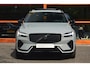 Volvo XC60 T8 Hybrid AWD Ultra Black Edition | Luchtvering | Bowers & Wilkins | Stoelventilatie | Massage | Panoramadak |