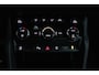 Skoda Karoq 1.5 TSI ACT Style (TREKHAAK, CAMERA, NAVIGATIE CARPLAY, CRUISE CONTROL, PARKEERSENSOREN)