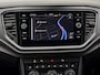 Volkswagen T-Roc 1.5 TSI 150pk DSG Sport · Camera · Trekhaak · Navigatie · Stoelverwarming · 18'' Inch ·