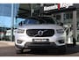 Volvo XC40 2.0 T4 R-Design | Elec. Trekhaak | BLIS | Pilot ass. | Camera | H&K