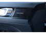 Volvo XC40 2.0 T4 R-Design | Elec. Trekhaak | BLIS | Pilot ass. | Camera | H&K