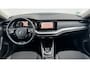 Skoda Octavia Combi 1.0 e-TSI Ambition Automaat ElectrTrekhaak Clima Carplay Navi Digitaal Dash Sfeerverlichting All-Season banden