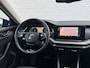 Skoda Octavia Combi 1.0 e-TSI Ambition Automaat ElectrTrekhaak Clima Carplay Navi Digitaal Dash Sfeerverlichting All-Season banden