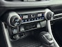 Toyota RAV4 2.5 Hybrid Dynamic | Voorruit-Stuur-Stoelverwarming | Trekhaak | Parkeersensoren V+A | ***