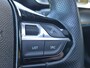 Peugeot e-2008 EV GT 50 kWh 95,7% Soh | Panoramadak | Trekhaak afneembaar | Camera | Parkeersensoren | Full map navigatie | Carplay/android auto |