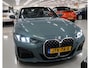 BMW 4-Serie Cabrio 420i High Executive M-Sport Sportstoelen Camera Curved dash Navigatie Airco-ecc 19 inch Sportvelgen App connect Cape York Green metallic Zwart sportleer