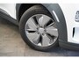 Hyundai Kona Electric EV Comfort 64 kWh 3-Fase Warmtepomp Two-Tone Adaptive-Cruise Navigatie