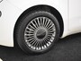 Fiat 500e Lim. Icon | Achteruitrijcamera | Keyless | Apple car Android auto | Keyless | Cruise control | Navi | DAB | LED