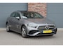 Mercedes-Benz A-klasse 250 e AMG Line | Facelift | Panoramadak | Sfeerverlichting | Camera | Zitcomfortpakket | Keyless Go | Stoelverwarming | Widescreen |