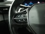 Peugeot 2008 1.2 PureTech Allure Pack Automaat (VIRTUAL COCKPIT, APPLE CARPLAY, GROOT NAVI, 360 CAMERA, STOELVERWARMING, SPORTSTOELEN, LEDER, GETINT GLAS, ADAPTIVE CRUISE, NIEUWSTAAT)