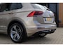 Volkswagen Tiguan 1.4 TSI ACT Highline Business R | Dealer Onderhouden | Led | Virtual | Stoelverwarming | Trekhaak | Carplay