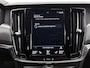 Volvo V90 2.0 T4 Momentum | Automaat | Trekhaak | ACC | ECC | Stoel + Stuur + Achterbank Verwarming | 18"LMV | PDC | LED dagrijverlichting |