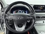 Hyundai Kona Electric EV FASHION 64 kWh <| DODEHOEK DETECTIE | PDC | 3 FASE | WARMTEPOMP | CAMERA | CLIMA | CRUISE ADAPT. | NAVI | PRIVACY GLASS | DAKRAILING | APPLE CAR PLAY & ANDROID AUTO |