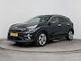 Kia Niro EV e-Niro DYNAMICPLUSLINE 64 kWh <| WLTP 481 KM! GROTE BATTERIJ | 3 FASE | CAMERA | APPLE CARPLAY & ANDROID AUTO | 1e EIGENAAR | ORIGINELE NEDERLANDSE AUTO | NAVI | CLIMA | CRUISE ADAPT. | OPEN DAK | STUUR- & STOELVERWARMING | HALF LEDER | 17'' LM VELGEN | PRIVACY GLASS |