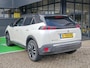 Peugeot e-2008 EV GT Pack 50 kWh | Fase 3 laden | SOH 97,50% | Panorama/schuifdak | Lederen bekleding | Stoelverwarming | NL auto |