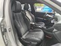 Peugeot e-2008 EV GT Pack 50 kWh | Fase 3 laden | SOH 97,50% | Panorama/schuifdak | Lederen bekleding | Stoelverwarming | NL auto |