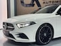 Mercedes-Benz A-klasse 180 Facelift AMG / Full Option / Panorama Dak / Stoel Verwarming / Sport Stoelen / Widescreen / Ect... /