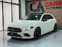 Mercedes-Benz A-klasse 180 Facelift AMG / Full Option / Panorama Dak / Stoel Verwarming / Sport Stoelen / Widescreen / Ect... /