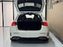 Mercedes-Benz A-klasse 180 Facelift AMG / Full Option / Panorama Dak / Stoel Verwarming / Sport Stoelen / Widescreen / Ect... /