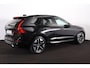 Volvo XC60 T6 Recharge AWD Ultra Dark - Luchtvering - Panorama/schuifdak - IntelliSafe Assist & Surround - 360º Camera - Harman/Kardon audio - Adaptieve LED koplampen - Verwarmde voorstoelen, stuur & achterbank - Parkeersensoren voor & achter - Elektr. bedienb. voorstoelen met geheugen - Head up display - Draadloze tel. lader - Extra getint glas - Inklapbare trekhaak - 20' LMV